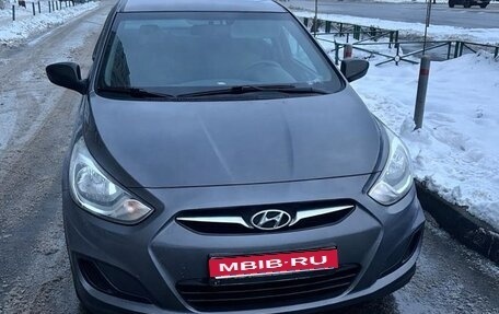 Hyundai Solaris II рестайлинг, 2012 год, 870 000 рублей, 1 фотография