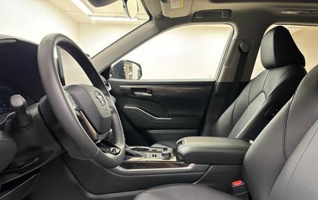 Toyota Highlander, 2025 год, 6 090 000 рублей, 11 фотография