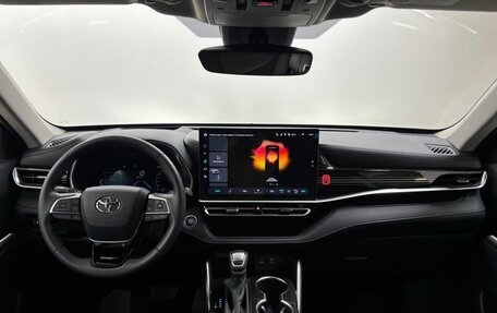 Toyota Highlander, 2025 год, 6 090 000 рублей, 17 фотография