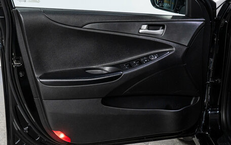 Hyundai Sonata VI, 2011 год, 995 000 рублей, 10 фотография