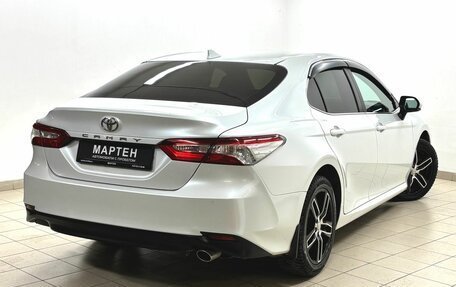 Toyota Camry, 2019 год, 2 700 000 рублей, 4 фотография