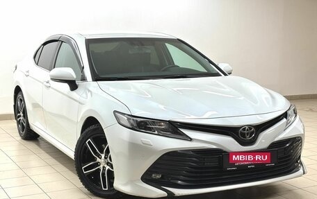 Toyota Camry, 2019 год, 2 700 000 рублей, 3 фотография