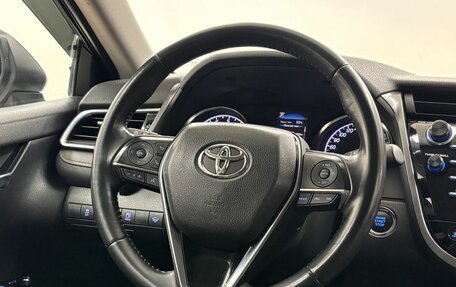 Toyota Camry, 2019 год, 2 700 000 рублей, 18 фотография