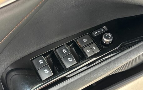 Toyota Camry, 2019 год, 2 700 000 рублей, 16 фотография