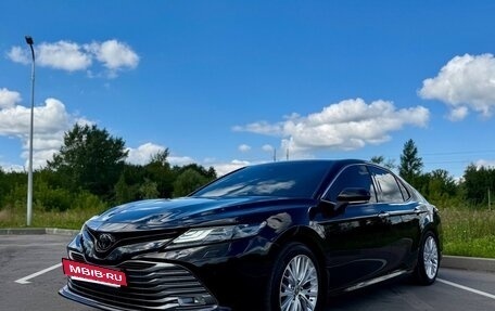 Toyota Camry, 2020 год, 2 800 000 рублей, 10 фотография