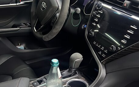 Toyota Camry, 2020 год, 2 800 000 рублей, 21 фотография