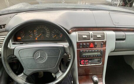 Mercedes-Benz E-Класс, 1996 год, 100 000 рублей, 8 фотография