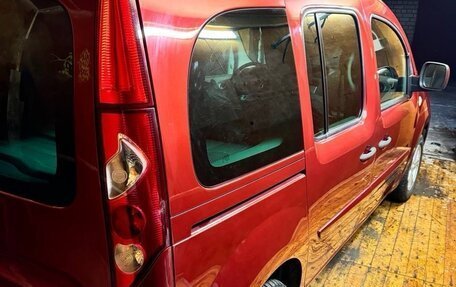 Renault Kangoo II рестайлинг, 2010 год, 850 000 рублей, 13 фотография