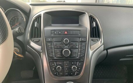 Opel Astra J, 2011 год, 750 000 рублей, 11 фотография