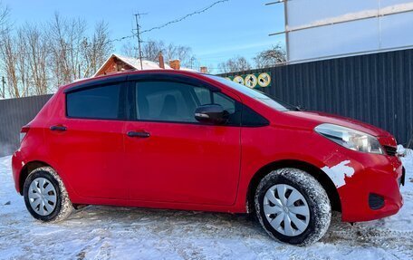 Toyota Vitz, 2012 год, 650 000 рублей, 3 фотография