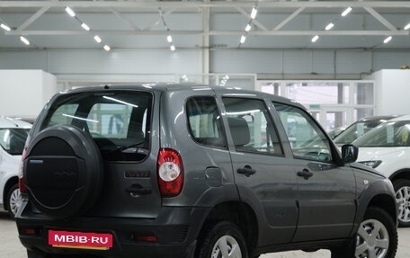 Chevrolet Niva I рестайлинг, 2018 год, 799 000 рублей, 5 фотография