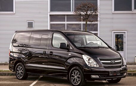 Hyundai Grand Starex Grand Starex I рестайлинг 2, 2014 год, 1 595 000 рублей, 3 фотография