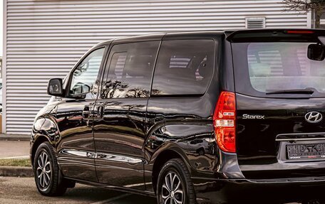 Hyundai Grand Starex Grand Starex I рестайлинг 2, 2014 год, 1 595 000 рублей, 8 фотография
