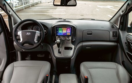 Hyundai Grand Starex Grand Starex I рестайлинг 2, 2014 год, 1 595 000 рублей, 15 фотография