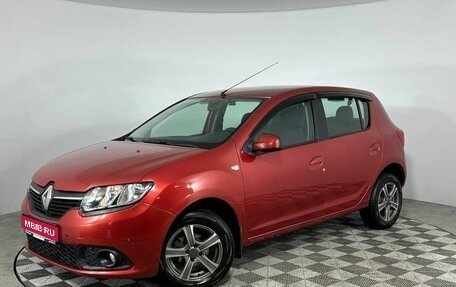 Renault Sandero II рестайлинг, 2015 год, 810 000 рублей, 1 фотография