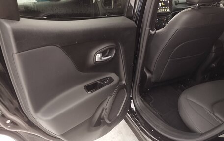 Jeep Renegade I рестайлинг, 2020 год, 2 730 000 рублей, 18 фотография