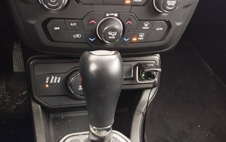 Jeep Renegade I рестайлинг, 2020 год, 2 730 000 рублей, 14 фотография