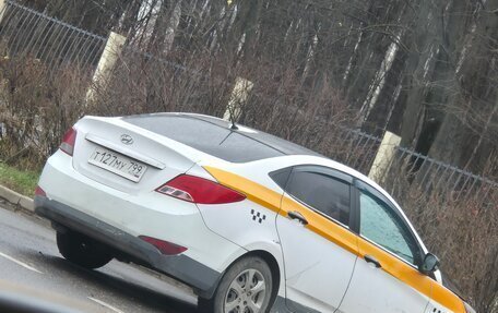 Hyundai Solaris II рестайлинг, 2015 год, 570 000 рублей, 3 фотография