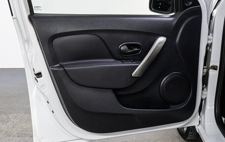 Renault Logan II, 2016 год, 600 000 рублей, 11 фотография