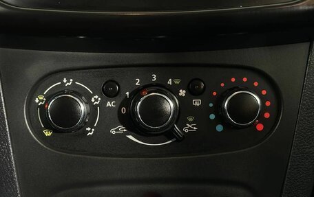 Renault Sandero II рестайлинг, 2015 год, 810 000 рублей, 17 фотография