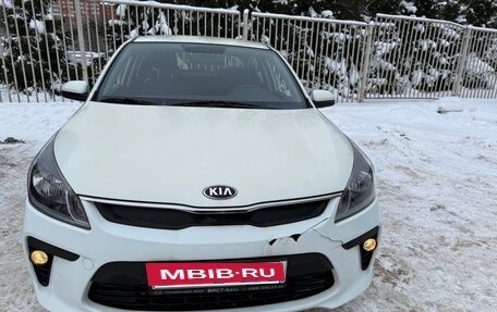 KIA Rio IV, 2018 год, 1 390 000 рублей, 3 фотография