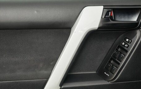 Toyota Land Cruiser Prado 150 рестайлинг 2, 2015 год, 3 100 000 рублей, 17 фотография