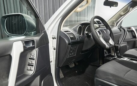 Toyota Land Cruiser Prado 150 рестайлинг 2, 2015 год, 3 100 000 рублей, 16 фотография