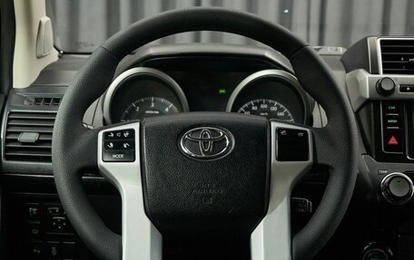 Toyota Land Cruiser Prado 150 рестайлинг 2, 2015 год, 3 100 000 рублей, 22 фотография