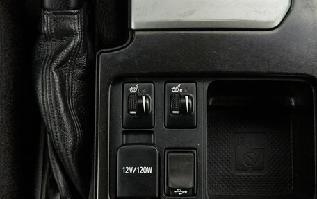 Toyota Land Cruiser Prado 150 рестайлинг 2, 2015 год, 3 100 000 рублей, 26 фотография