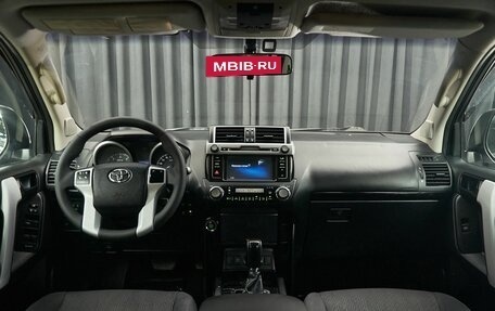 Toyota Land Cruiser Prado 150 рестайлинг 2, 2015 год, 3 100 000 рублей, 20 фотография