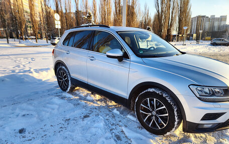 Volkswagen Tiguan II, 2019 год, 3 150 000 рублей, 3 фотография