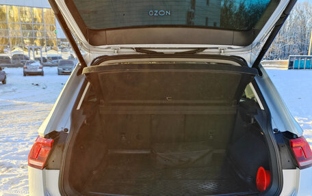 Volkswagen Tiguan II, 2019 год, 3 150 000 рублей, 5 фотография