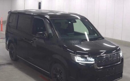 Honda Stepwgn, 2023 год, 2 700 000 рублей, 1 фотография