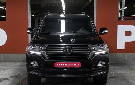 Toyota Land Cruiser 200, 2018 год, 5 998 000 рублей, 2 фотография