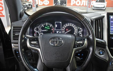 Toyota Land Cruiser 200, 2018 год, 5 998 000 рублей, 16 фотография