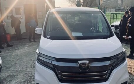 Honda Stepwgn IV, 2019 год, 2 000 000 рублей, 3 фотография