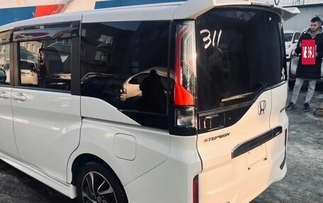 Honda Stepwgn IV, 2019 год, 2 000 000 рублей, 5 фотография