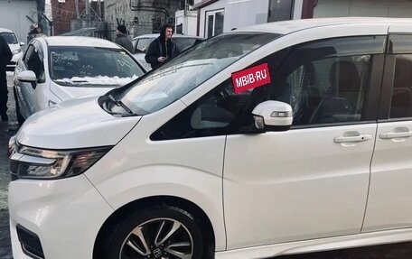 Honda Stepwgn IV, 2019 год, 2 000 000 рублей, 2 фотография