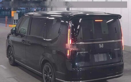 Honda Stepwgn, 2023 год, 2 700 000 рублей, 2 фотография