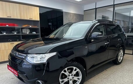 Mitsubishi Outlander III рестайлинг 3, 2013 год, 1 910 000 рублей, 1 фотография