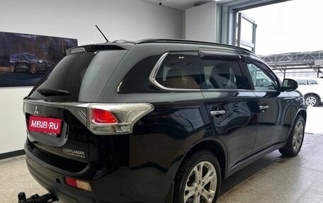 Mitsubishi Outlander III рестайлинг 3, 2013 год, 1 910 000 рублей, 4 фотография