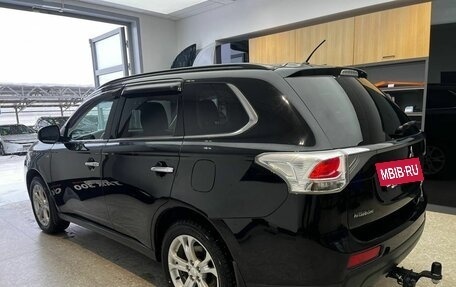 Mitsubishi Outlander III рестайлинг 3, 2013 год, 1 910 000 рублей, 6 фотография