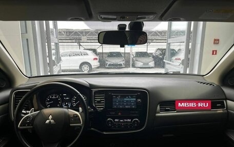 Mitsubishi Outlander III рестайлинг 3, 2013 год, 1 910 000 рублей, 9 фотография