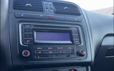 Volkswagen Polo VI (EU Market), 2015 год, 700 000 рублей, 9 фотография