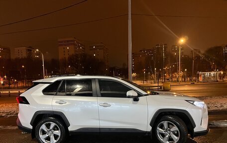 Toyota RAV4, 2019 год, 3 750 000 рублей, 7 фотография