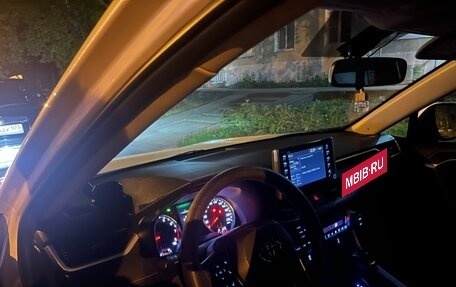 Toyota RAV4, 2019 год, 3 750 000 рублей, 10 фотография