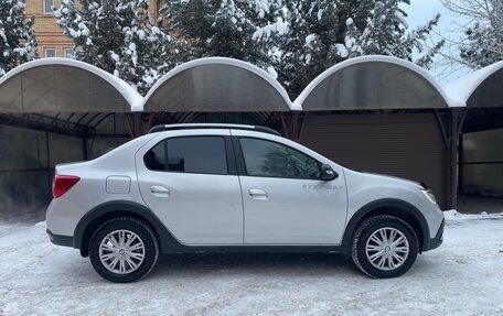 Renault Logan II, 2018 год, 980 000 рублей, 8 фотография
