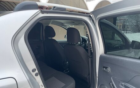 Renault Logan II, 2018 год, 980 000 рублей, 14 фотография