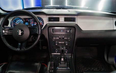 Ford Mustang VI рестайлинг, 2012 год, 2 100 000 рублей, 11 фотография