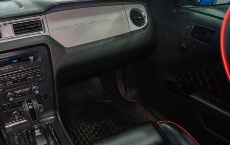 Ford Mustang VI рестайлинг, 2012 год, 2 100 000 рублей, 24 фотография